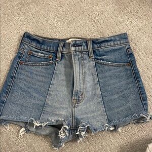 Abercrombie shorts 
High rise mom short 
Size 27 / 4